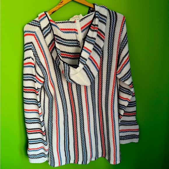 Vince Camuto, Wear over jeans or bathing suit, Pocket in front - Picture 2 of 4